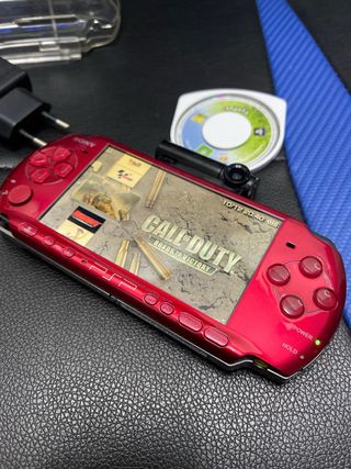 PSP Slim 3004 Roja + Accesorios