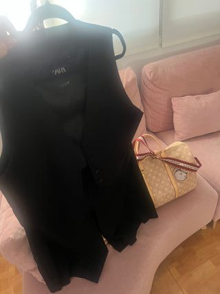 Falda pantalón y chaleco ZARA negro