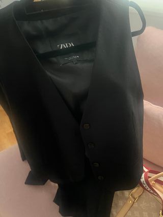 Falda pantalón y chaleco ZARA negro