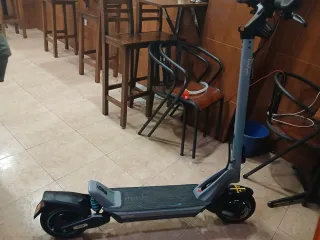 Patinete Eléctrico Gris