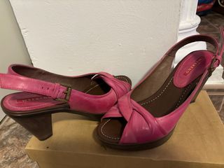 Sandalias de piel  con tacón talla 38