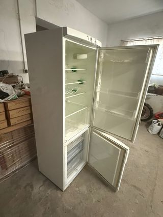 Nevera Zanussi blanca