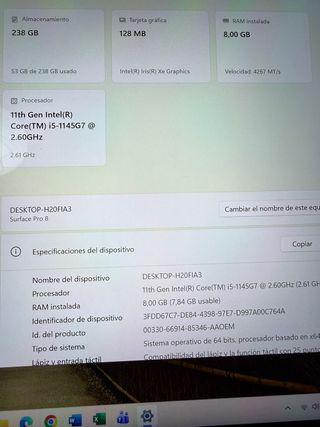 Microsoft Surface Pro 8.