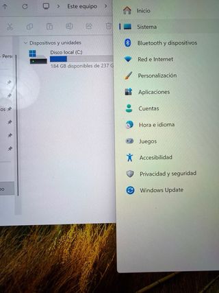 Microsoft Surface Pro 8.