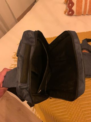 Mochila y bandolera gris y negra