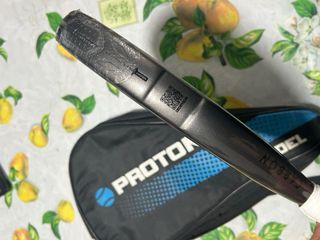 Pala de pádel Kuikma Hybrid Carbon + funda