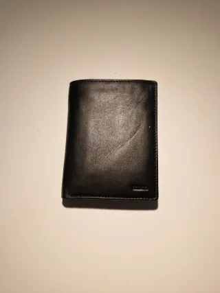 Cartera de piel de la marca Fresno sin usar