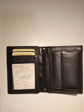 Cartera de piel de la marca Fresno sin usar