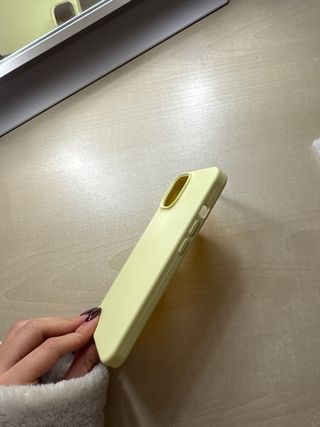 Funda iPhone 13 Amarilla