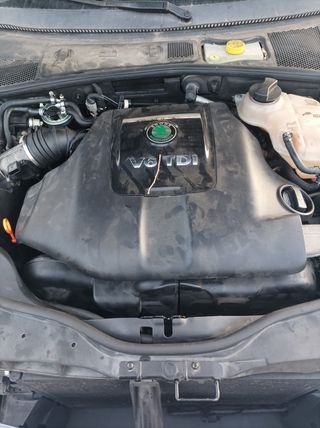 Coche para piezas o cambiar cadena de distribución