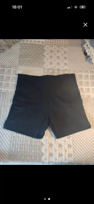 Pantalón corto negro talla S