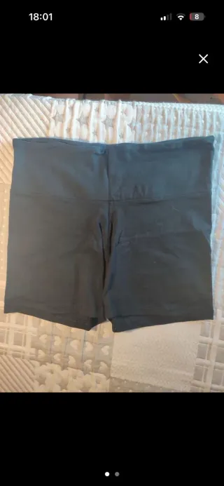 Pantalón corto negro talla S