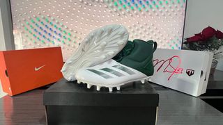 Zapatillas Adidas Talla 46 Béisbol Verde/Blanco