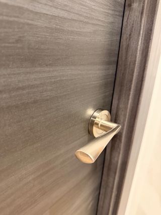 Puerta nueva gris sin usar