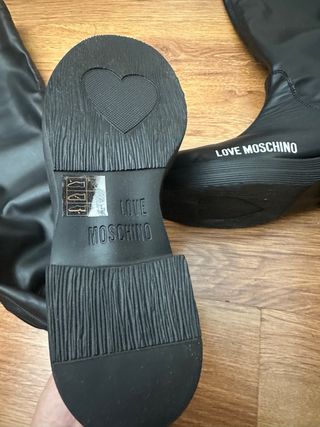 Stivali Moschino sopra ginocchio tg.39.