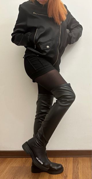 Stivali Moschino sopra ginocchio tg.39.