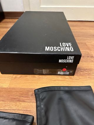 Stivali Moschino sopra ginocchio tg.39.