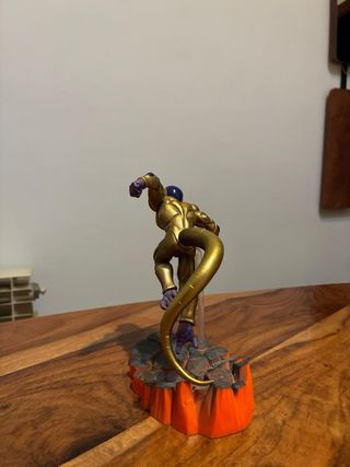 Figura Frízer Dorado Dragon Ball