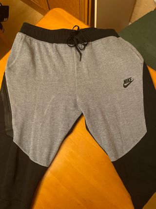 Pantalón Nike Tech Gris y Negro