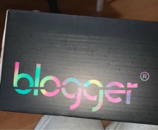 Sandalias de tacón beige y plateadas con pedrería