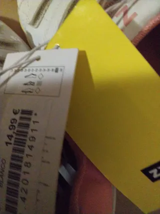 Deportivas blancas con velcro,talla 37.