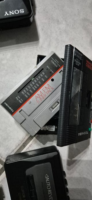 Lotto Walkman Mangianastri e Radio