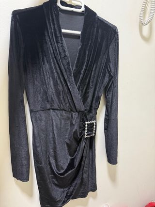 Vestido Terciopelo Negro Hebilla Joya