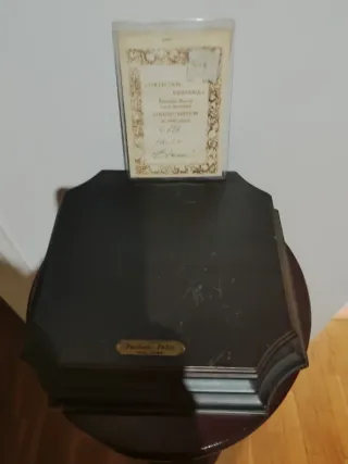 Figura águila porcelana Capodimonte con su certifi