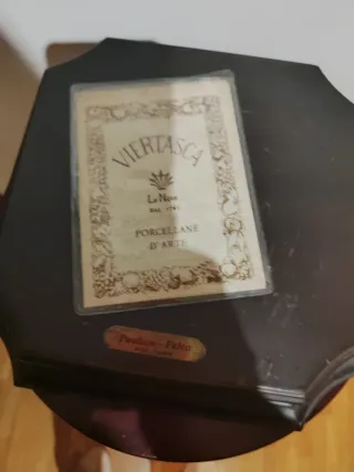 Figura águila porcelana Capodimonte con su certifi