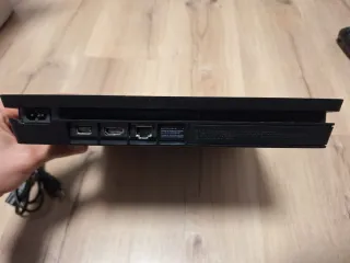 Ps4 Slim Negra + Mando + 5 Juegos