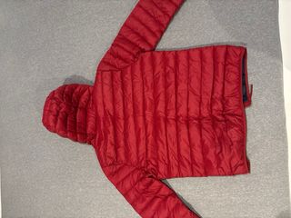 Plumífero Hollister Rojo con Capucha