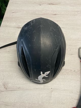 Arnés de escalada y casco