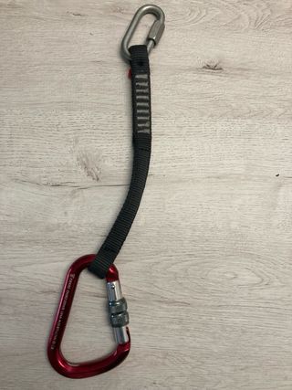 Arnés de escalada y casco