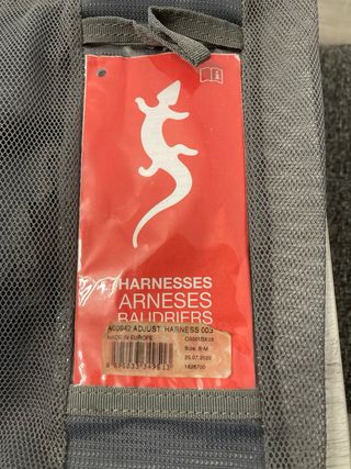 Arnés de escalada y casco