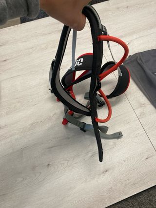 Arnés de escalada y casco