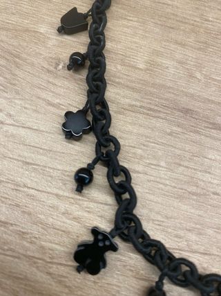 Collar Tous negro con avalorios de la marca