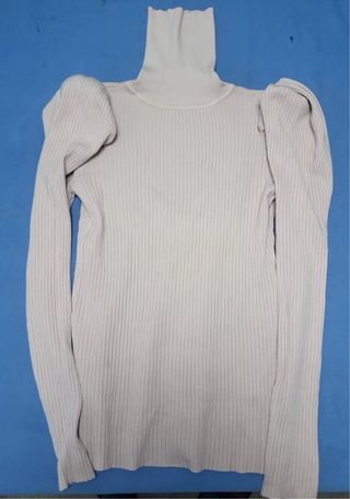 Jersey rosa cuello alto manga abullonada