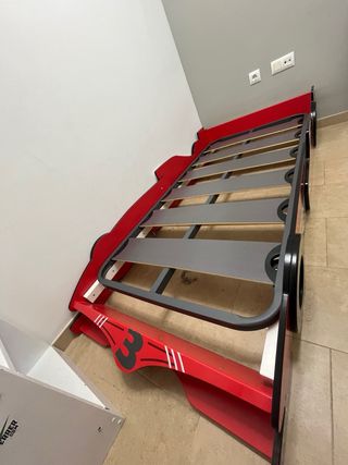 Cama infantil coche de carreras roja