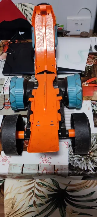 Monster Truck Rhinomite Gigante.