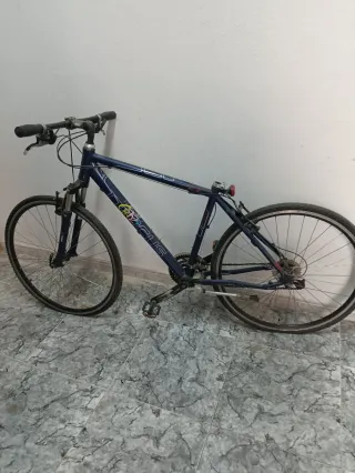 Bicicleta de carretera azul Columbus