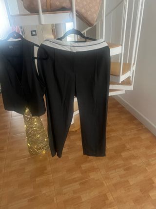 Pantalón y chaleco ZARA gris