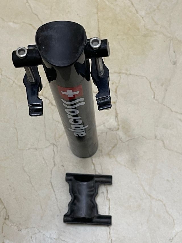 Tija Alpcross suíça de carbono reto 31,6 x 240mm