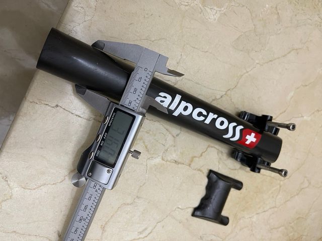 Tija Alpcross suíça de carbono reto 31,6 x 240mm