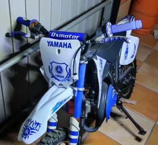 Mini Moto Yamaha Azul y Blanca