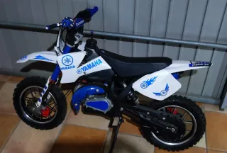 Mini Moto Yamaha Azul y Blanca