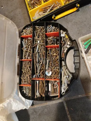 Lote tornillos y tacos surtidos