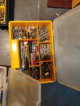 Lote tornillos y tacos surtidos