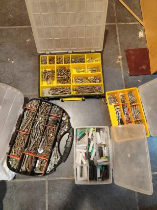 Lote tornillos y tacos surtidos