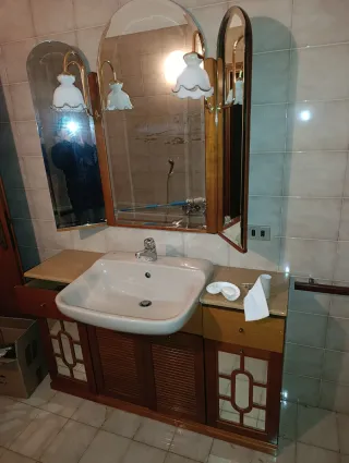 Mobile bagno fine anni '80 legno e porcellana
