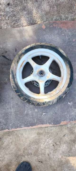 Llantas Delanteras Aerox